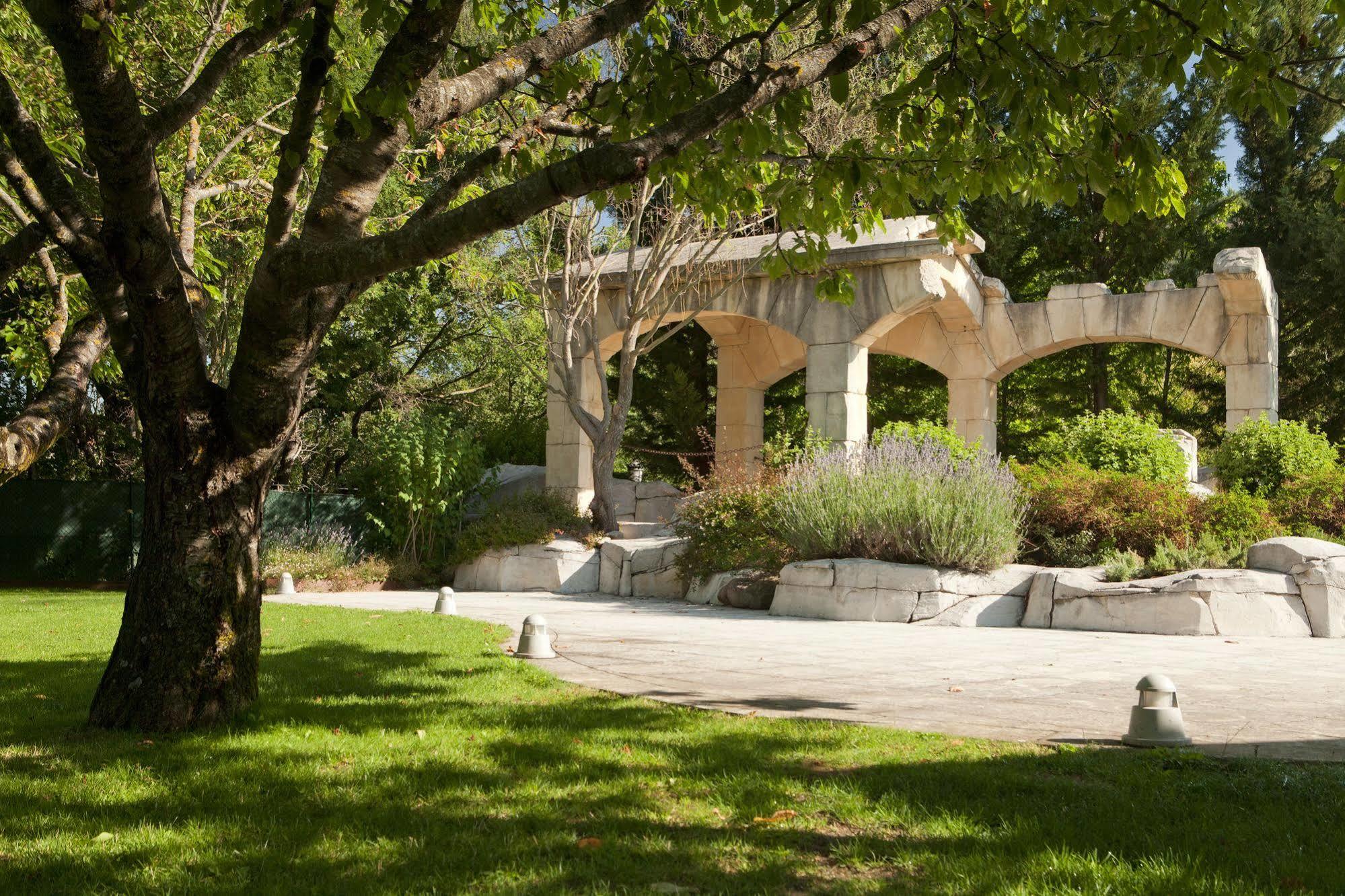 Don Carlos Huarte Exterior foto